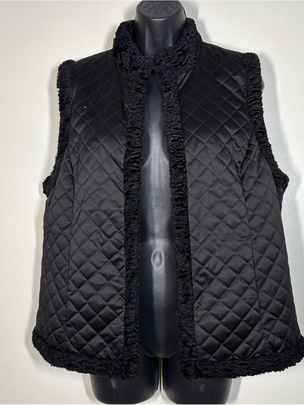 Lauren Ralph Lauren women’s L LRL vest reversible 
faux Persian Lamb quilted